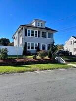 16 Davis Ave, Unit 1 in Cranston, RI - Building Photo