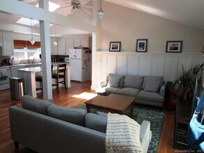 35 Prospect St in Old Lyme, CT - Building Photo - Building Photo