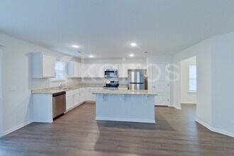 247 Western Red Cedar Dr in Springfield, GA - Foto de edificio - Building Photo