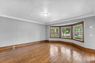 1806 E Newberry Blvd in Milwaukee, WI - Building Photo - Building Photo