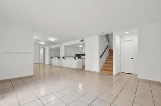 6835 SW 45th Ln in Miami, FL - Building Photo - Building Photo