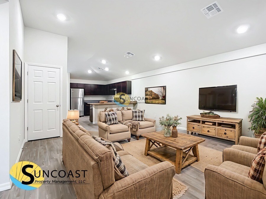 179 Lomond Dr in Port Charlotte, FL - Building Photo