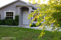 720 Bedford Point Ave in Lehigh Acres, FL - Building Photo - Building Photo