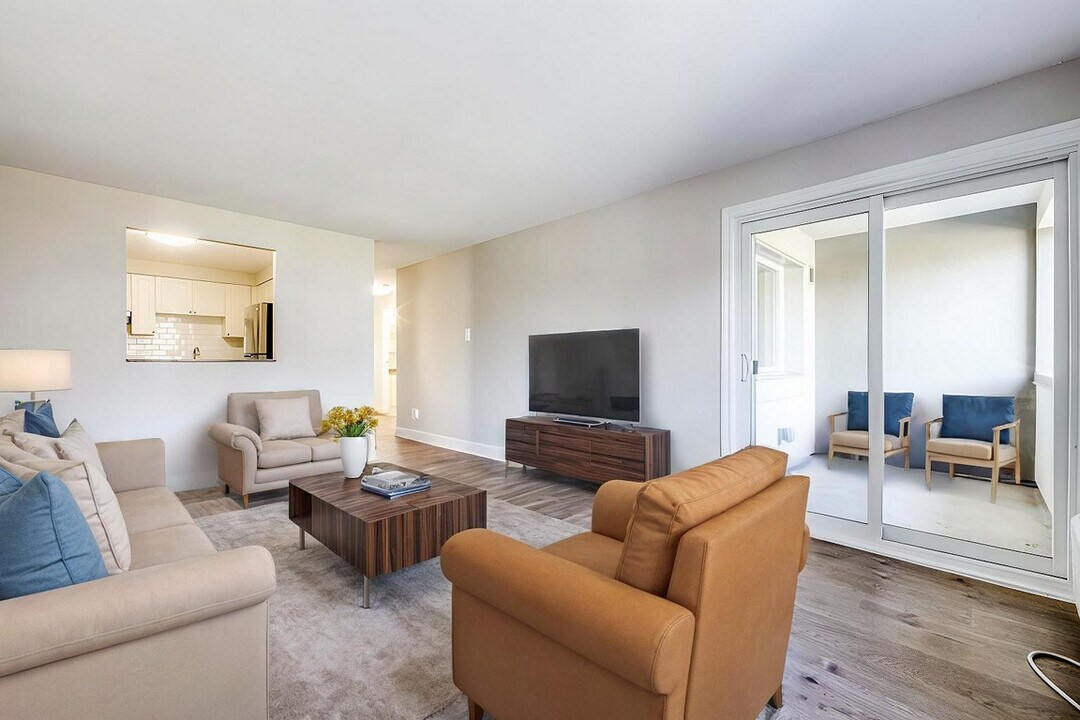 Talisman Square in Guelph, ON - Building Photo