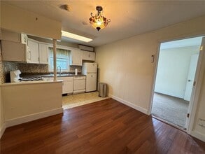 40-40 Freebody St in Newport, RI - Building Photo - Building Photo