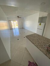 6580 W Flagler St in Miami, FL - Building Photo - Building Photo