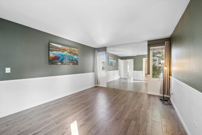 1050 S Monaco St Pkwy in Denver, CO - Building Photo - Building Photo