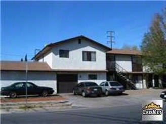 1011 W Avenue H12 in Lancaster, CA - Foto de edificio