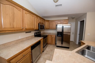 2724 N Brookglen Cir in Manhattan, KS - Building Photo - Building Photo