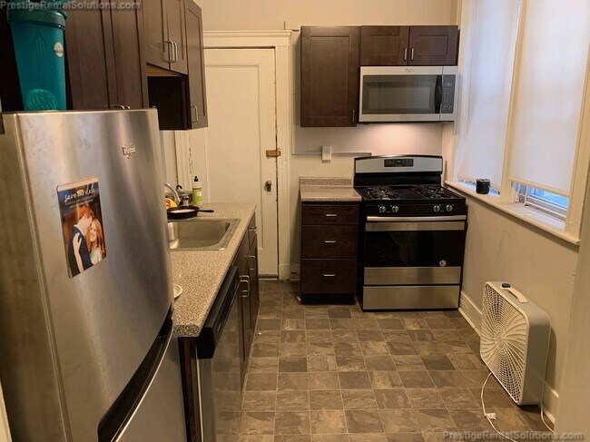 47 Linden St in Boston, MA - Foto de edificio - Building Photo