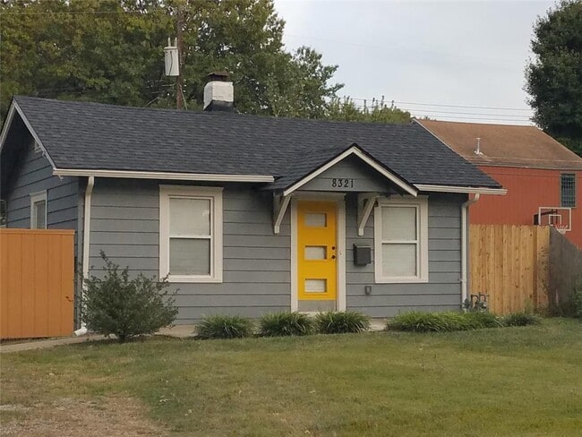 property at 8321 Ward Parkway Plaza