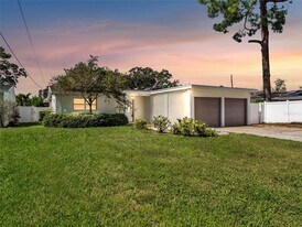 4870 Venetian Blvd NE in St. Petersburg, FL - Building Photo