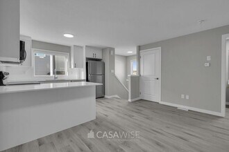 13539-13570 70 St NW in Edmonton, AB - Building Photo - Building Photo