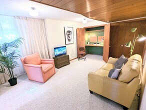 12645 NE Fremont St, Unit Pet friendly and spacious in Portland, OR - Foto de edificio - Building Photo