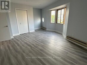 1537 Dundas St W in Toronto, ON - Building Photo - Building Photo