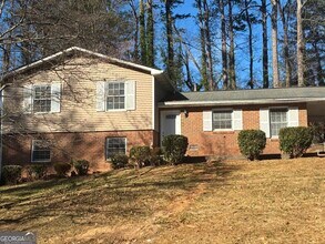 3992 Maplewood Dr in Decatur, GA - Building Photo - Building Photo
