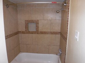 10110 Westview Dr in Houston, TX - Building Photo - Building Photo