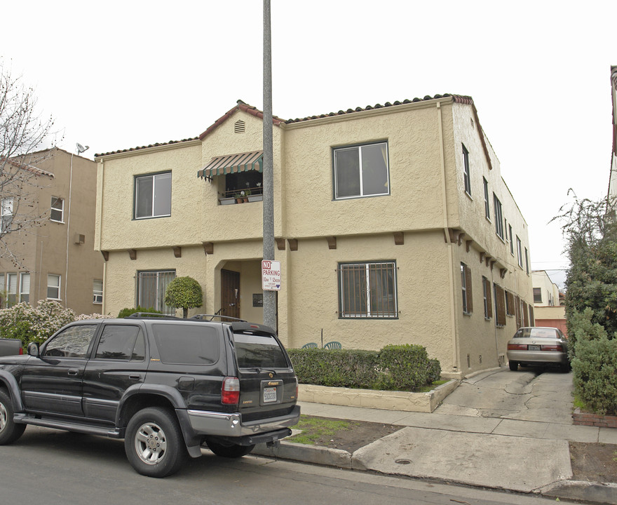 418 N Orange Grove Ave in Los Angeles, CA - Building Photo