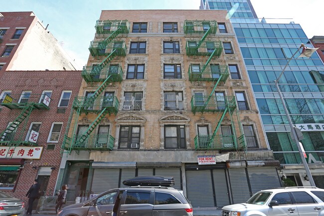 54-56 Mulberry St in New York, NY - Building Photo - Building Photo