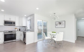 945 1st Ave N in Kent, WA - Building Photo - Building Photo