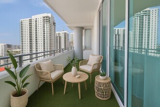 350 NE 24th St, Unit 909 in Miami, FL - Building Photo - Building Photo