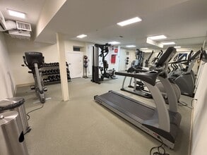 153 Saint Paul St, Unit 86-3 in Brookline, MA - Foto de edificio - Building Photo