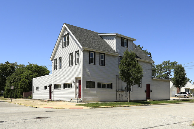 543 New 4Th St in Fairport Harbor, OH - Building Photo - Building Photo