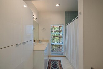 2801 Oak Crest Ave in Austin, TX - Building Photo - Building Photo