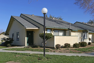 Ridgeview Apartments in Coalinga, CA - Building Photo - Building Photo