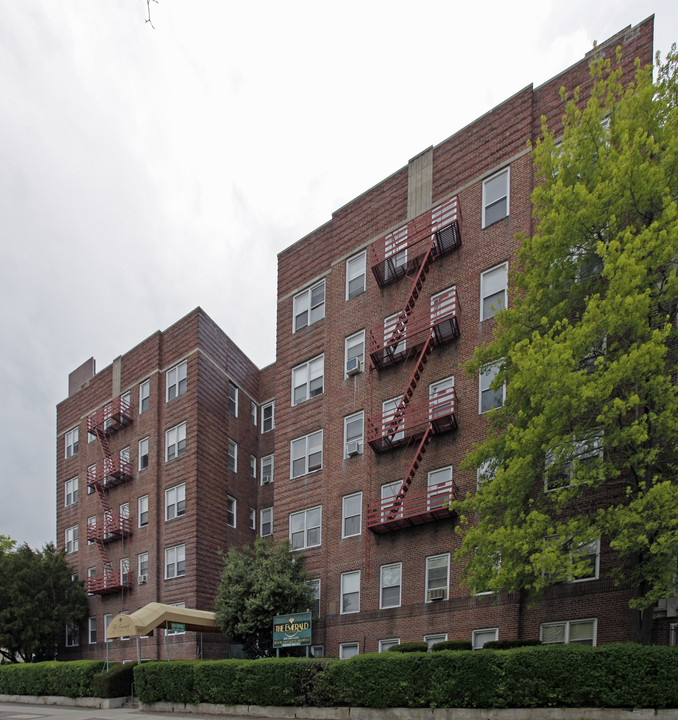 The Emerald at Orange in Orange, NJ - Foto de edificio