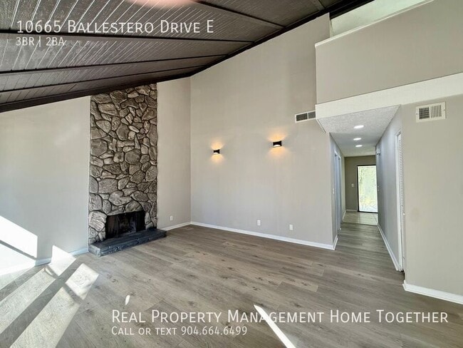 10665 Ballestero Dr E in Jacksonville, FL - Building Photo - Building Photo