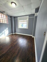 8 St John St in West Warwick, RI - Foto de edificio - Building Photo