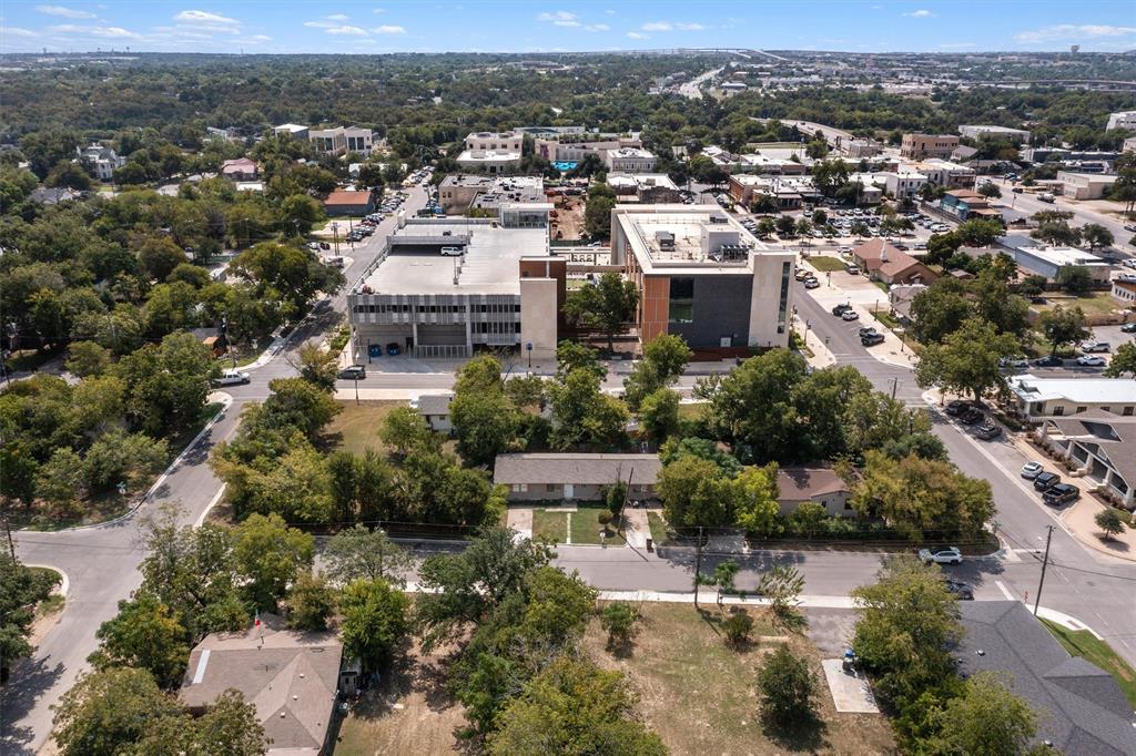 203 E Anderson Ave in Round Rock, TX - Building Photo