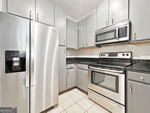 821 Ralph McGill Blvd NE in Atlanta, GA - Building Photo - Building Photo