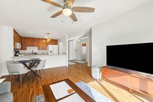 3030 Suncrest Dr in San Diego, CA - Building Photo