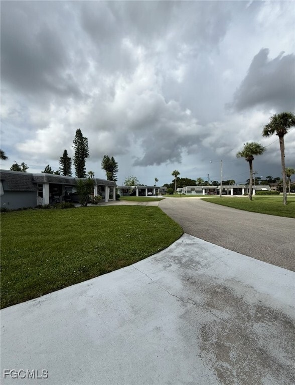 374 Garland Ct in Lehigh Acres, FL - Foto de edificio - Building Photo