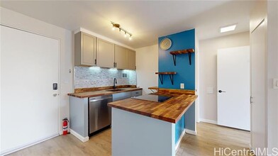 1535 Pensacola St in Honolulu, HI - Building Photo - Building Photo