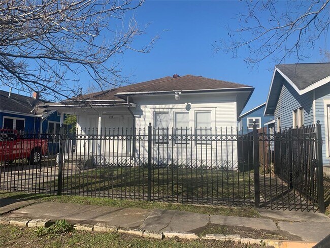 214 Sidney St in Houston, TX - Building Photo - Building Photo