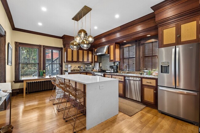 76 Alban St, Unit 1 in Boston, MA - Building Photo - Building Photo