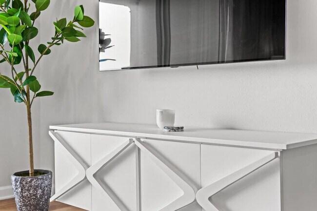 9955 E County Hwy 30A in Panama City Beach, FL - Foto de edificio - Building Photo