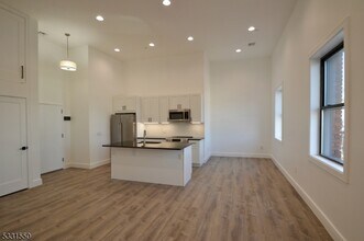 340 Millburn Ave-Unit -3A in Millburn, NJ - Building Photo - Building Photo