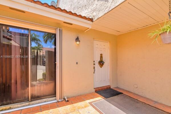 6326 NW 170th Terrace in Hialeah, FL - Building Photo - Building Photo