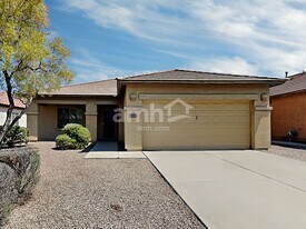 11602 W Grant St in Avondale, AZ - Building Photo