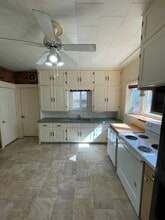 1042 Main St in Eau Claire, WI - Building Photo - Building Photo