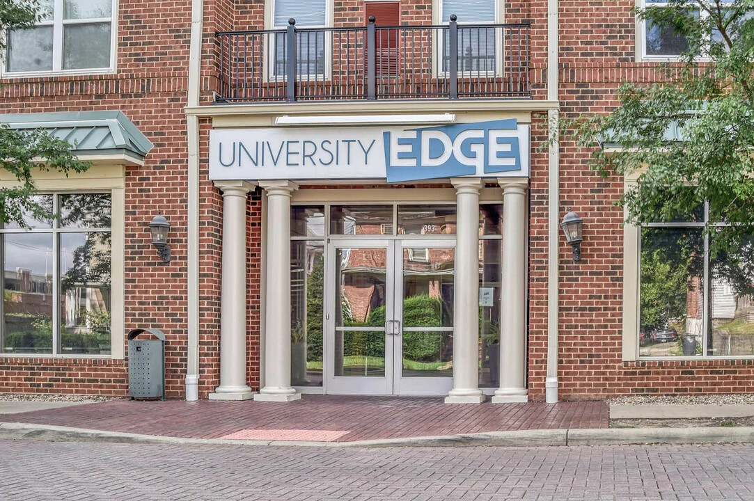 University Edge in Akron, OH - Foto de edificio