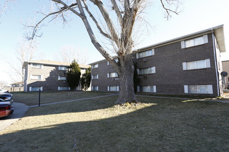 Westmoor Apartments in Greeley, CO - Building Photo - Building Photo