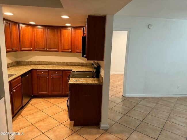 12440 N 20th St in Phoenix, AZ - Building Photo - Building Photo