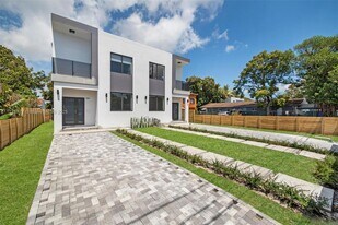1161 NW 30th St in Miami, FL - Building Photo