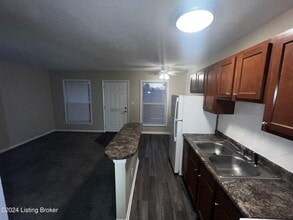 4220 Flintlock Dr in Louisville, KY - Building Photo - Building Photo