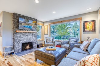 1221 Commercial St in Leavenworth, WA - Building Photo - Building Photo